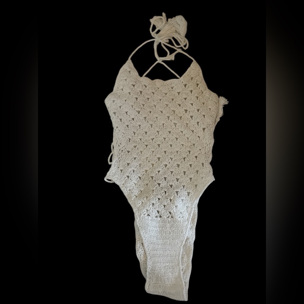 Mahila Crochet Open-Back Cover-Up - Picture 4 of 5